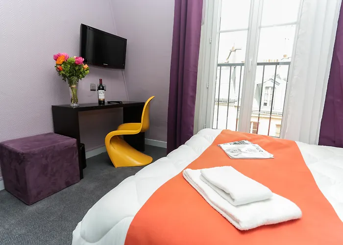 Vintage Paris Gare Du Nord Hotel